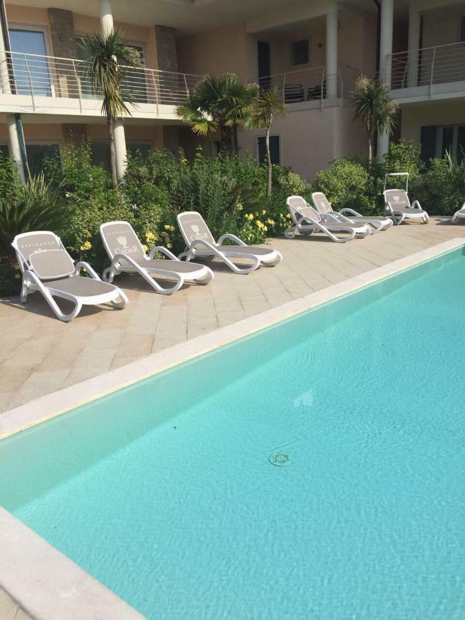 De Luxe Apartments Eden Sirmione Dış mekan fotoğraf